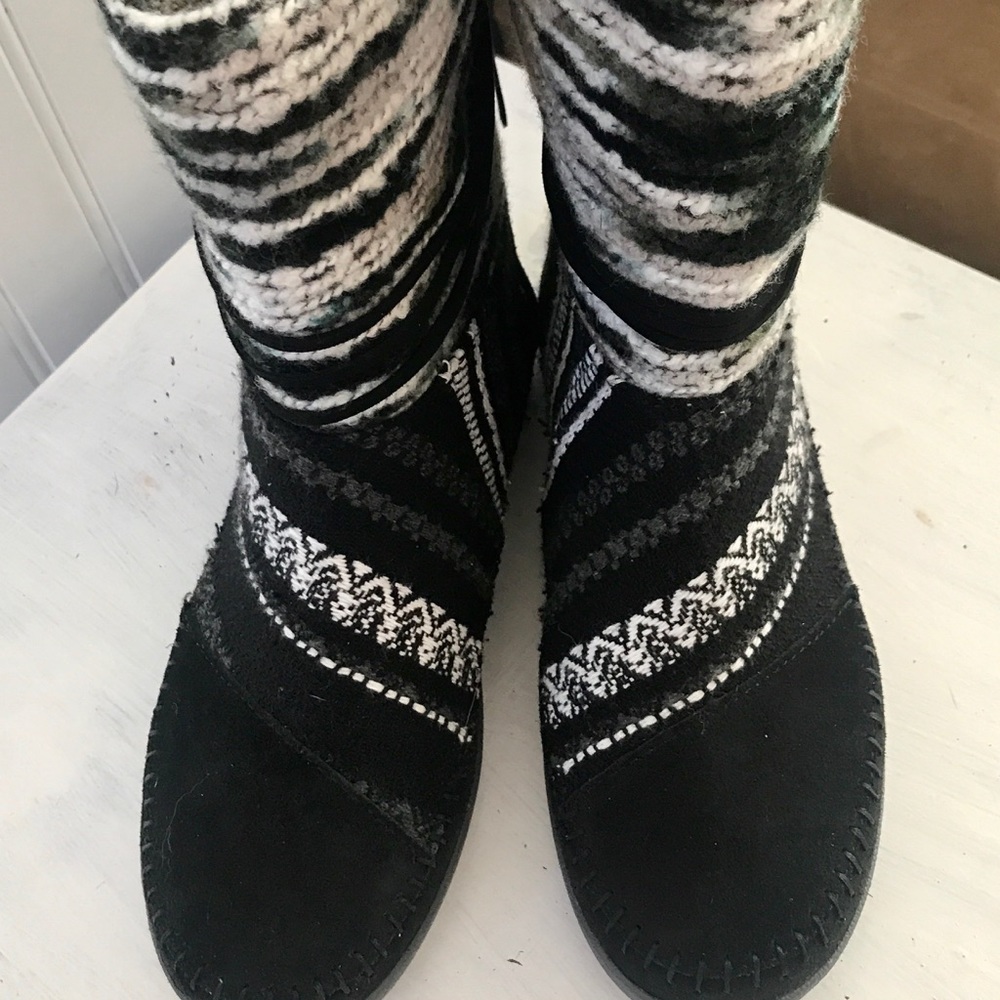 Toms boots size 5